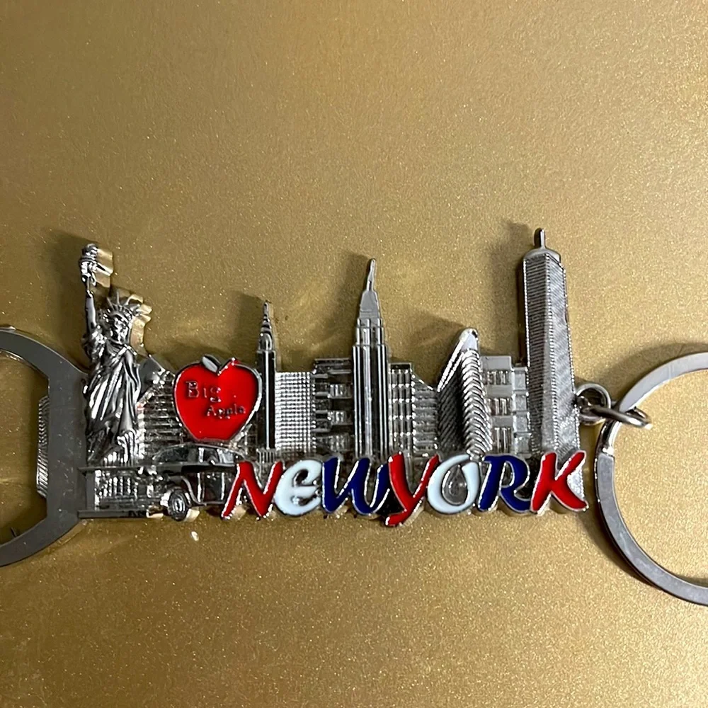 NWOT New York Skyline Keychain Bottle Opener